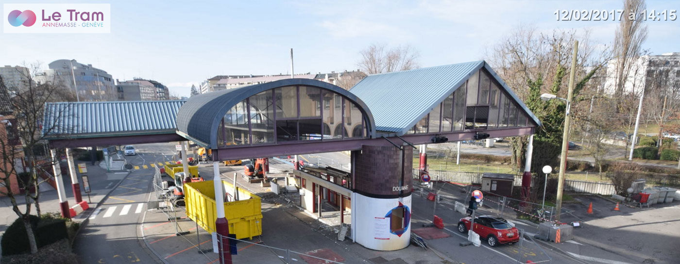 Suivez la démolition de la douane